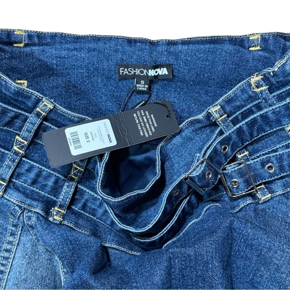 NWT Fashion Nova Bianca Bubble Denim Micro Mini Skirt Dark Wash Size Small - Picture 3 of 5